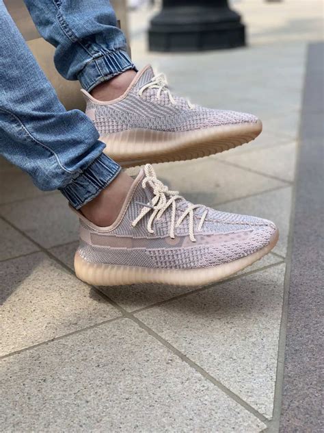 Adidas yeezy boost 350 V2 Synth F36981 